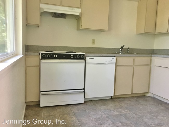 Building Photo - 536 S 42nd St