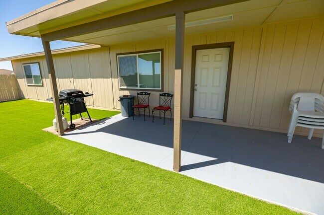 Foto del edificio - 26994 E Lucia Dr