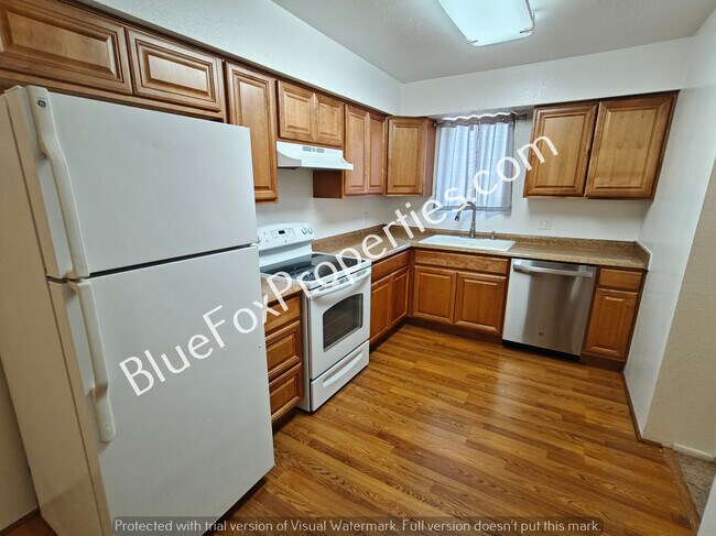 Foto del edificio - 3690 N Country Club Rd