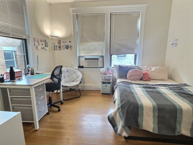 Foto del edificio - 7 Naples Rd