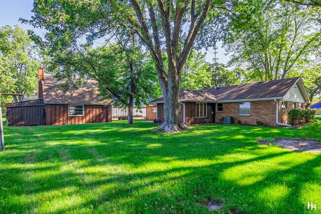 Building Photo - 4N902 Old Lafox Rd