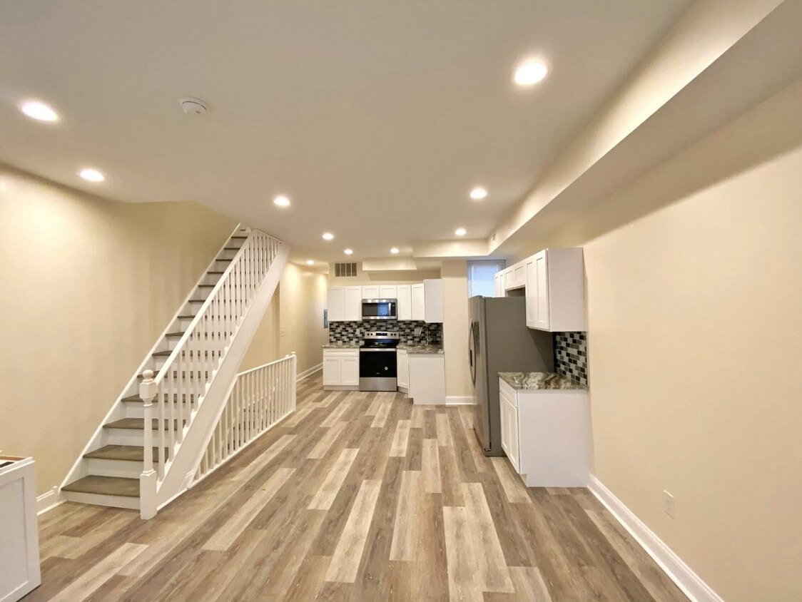 Foto principal - 1718 Moore St