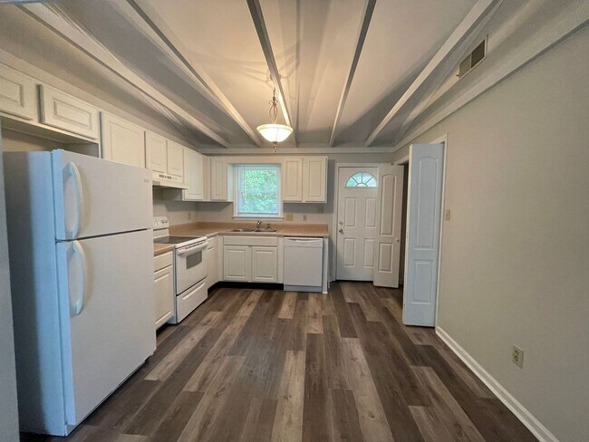 Foto del edificio - Nice 2 bedroom, 2 bath duplex