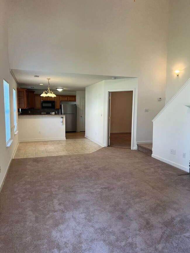Building Photo - 173 Clusters Cir
