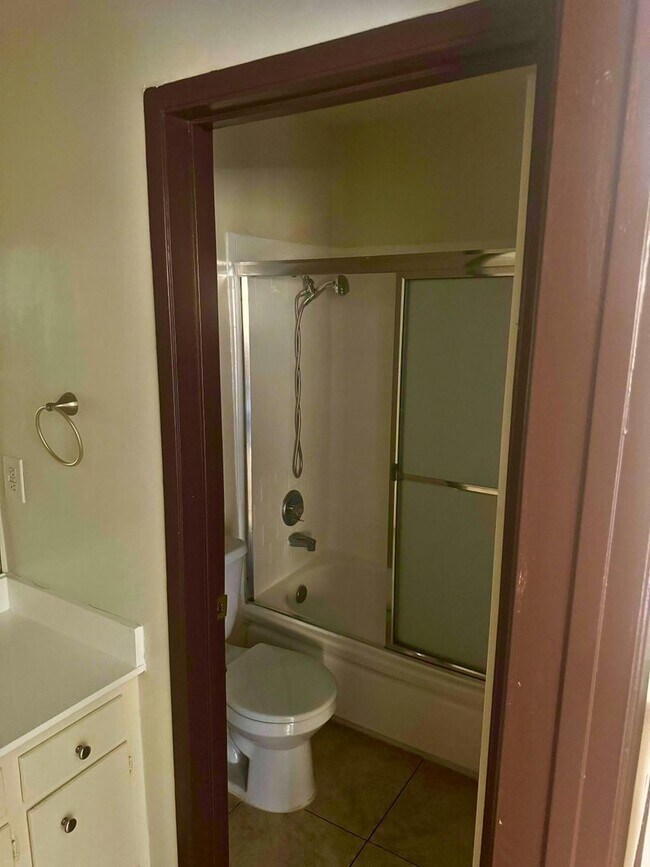Foto del edificio - Cute Move-In Ready Studio Apartment