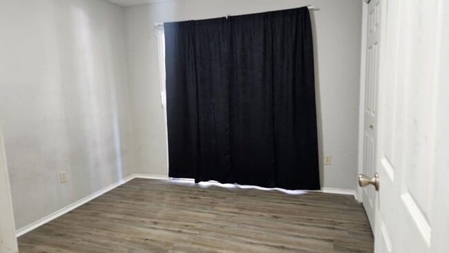 Foto del edificio - 1202 Thorpe Ln