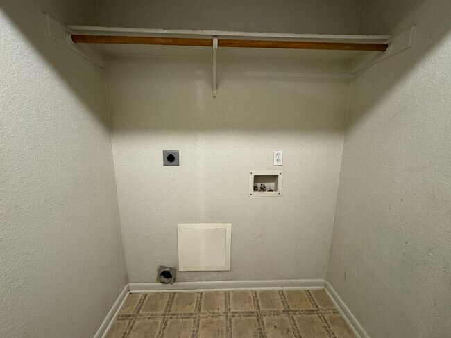 Foto del edificio - 1106 Lansberry Ct