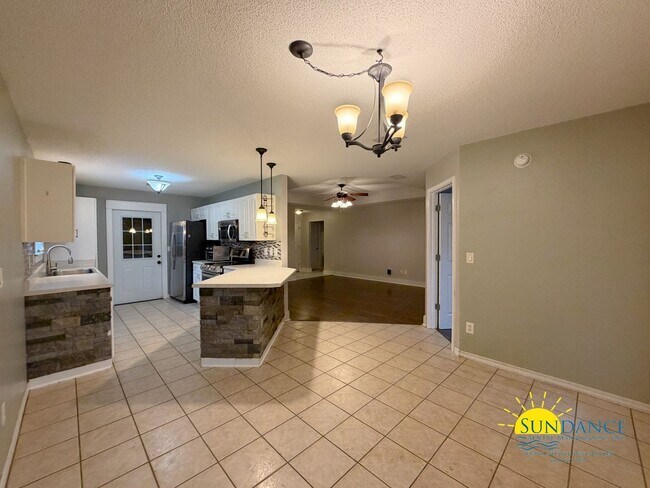 Foto del edificio - Charming 3 Bedroom Home in Mary Esther near Hurlburt Field!