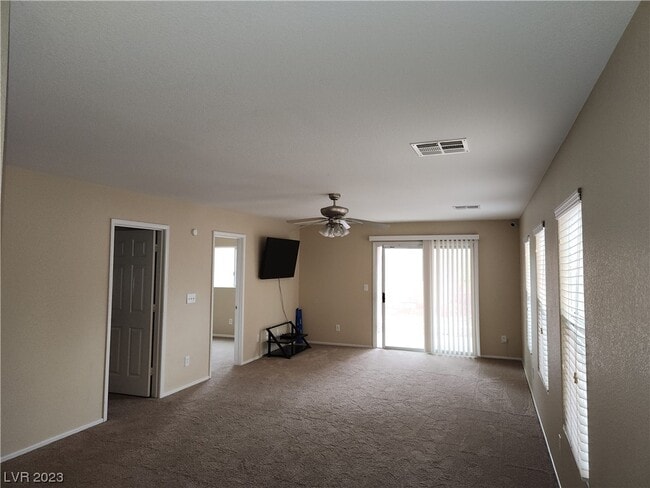 Building Photo - 5052 Whistling Acres Ave