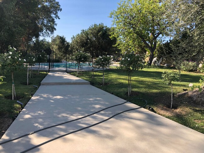 Foto del edificio - 18912 Pasadero Dr