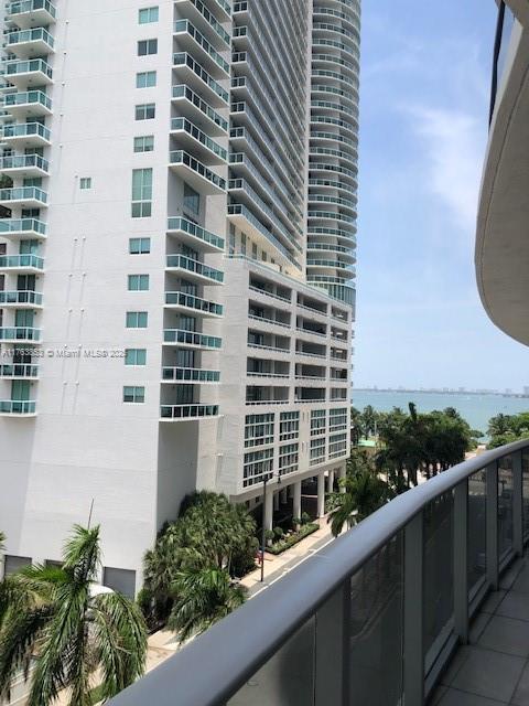 Foto del edificio - 488 NE 18th St