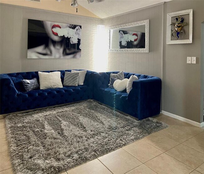 Foto del edificio - 8414 Stroud Dr
