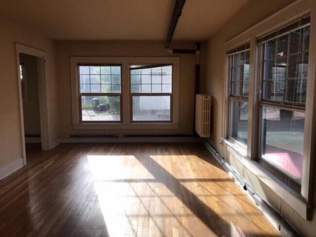Building Photo - 0 bedroom in Seattle WA 98112