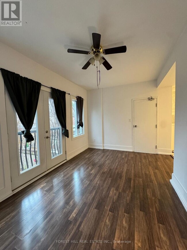 Photo du bâtiment - 1077 Bathurst St