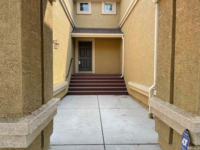 Building Photo - 11018 Colton Dr