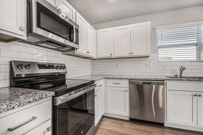 Building Photo - 1625 Kennedy