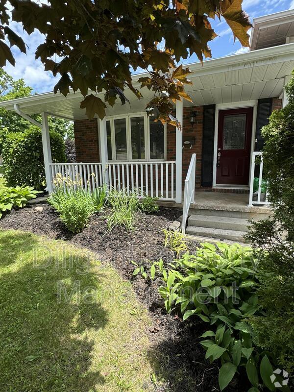 Apartments, Condos and Houses under C2,500 in DouroDummer, ON 8