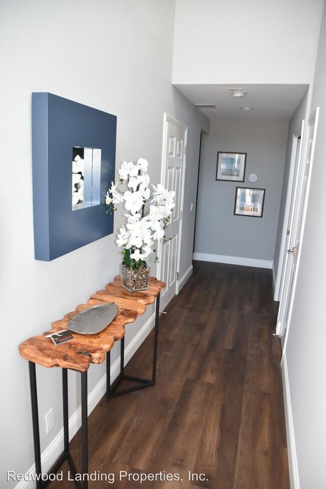 Foto del edificio - 501-503 Pierce Rd