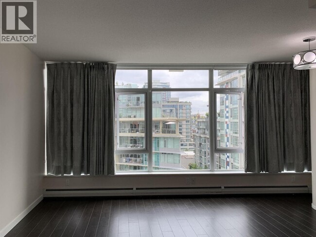 Building Photo - 108 W 1st Ave