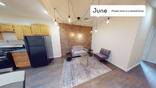 Foto del edificio - Room in Shared 4 bed/1.5 bath home