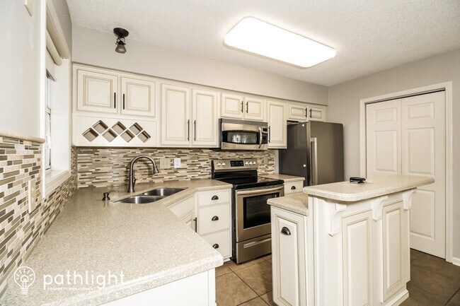 Building Photo - 302 Scotts Mill Ct