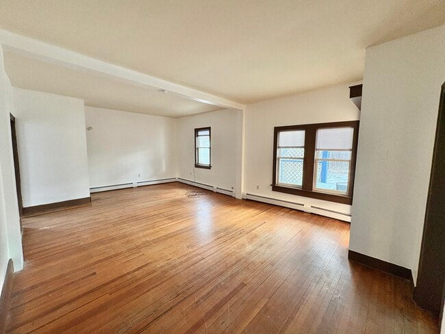 living room - 15 School St