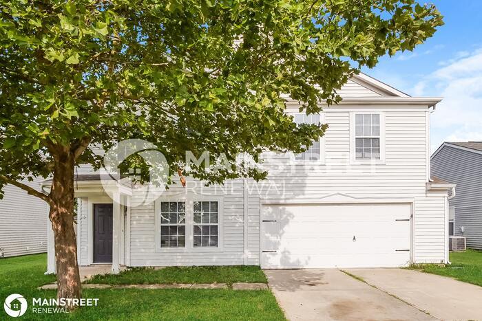 Primary Photo - 8118 Gathering Ln, Indianapolis, IN 46259