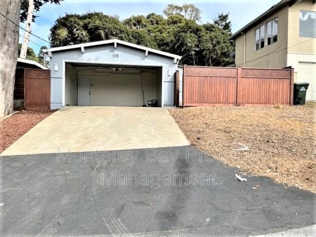 Building Photo - 1119 Presidio Blvd