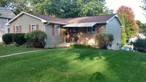 Foto principal - Available NOW! Four Bed/Two and Half Bath