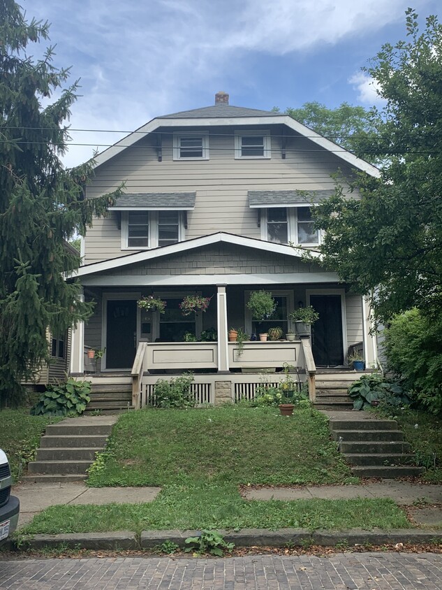 Primary Photo - 2448 Glenmawr Ave