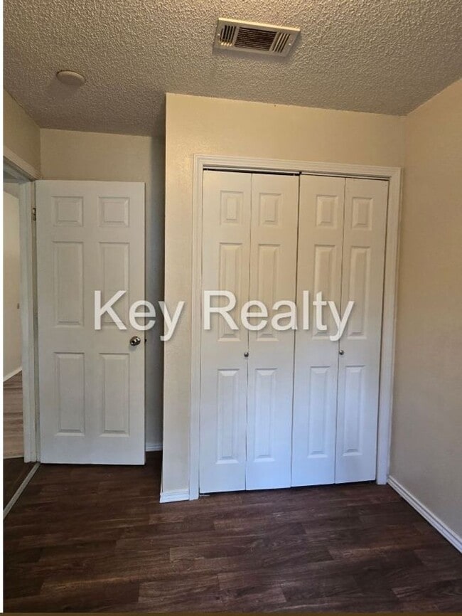 Building Photo - 3801 Palace Ct