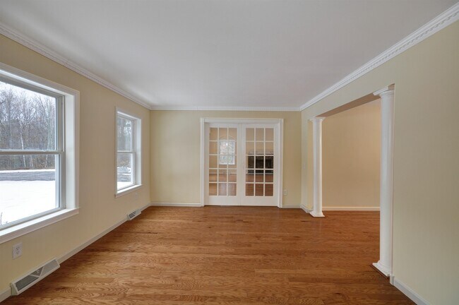 Building Photo - 73 Hall Rd