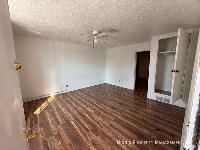Foto del edificio - 1526 Yandell Dr