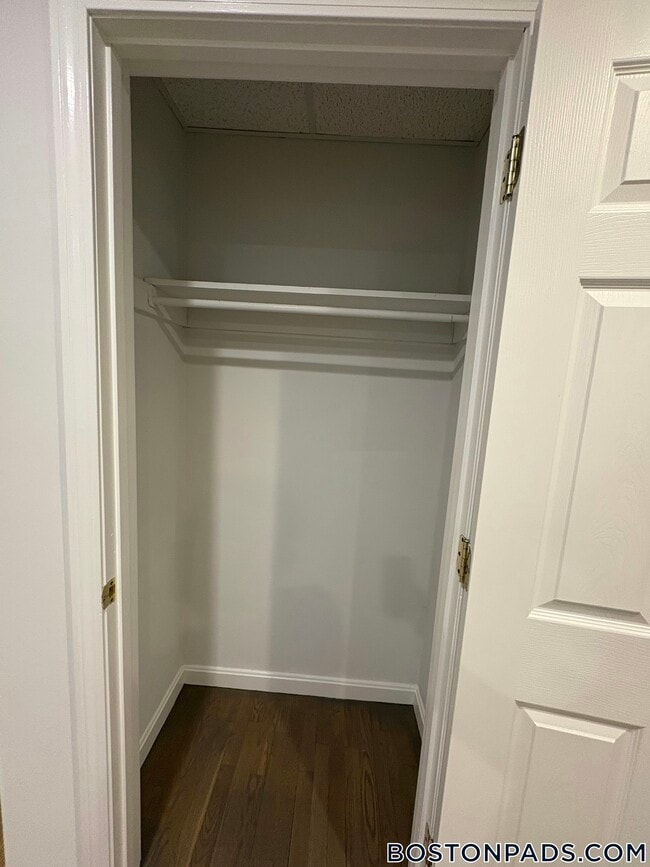 Foto del edificio - 77 Park Dr