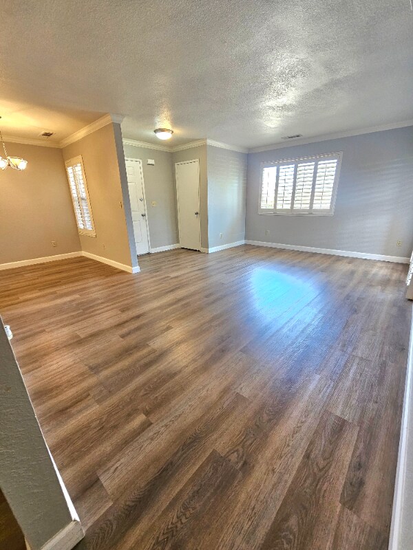 Foto del edificio - 468 Cherry Ln