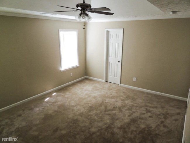 Building Photo - 15 Stone Creek Dr
