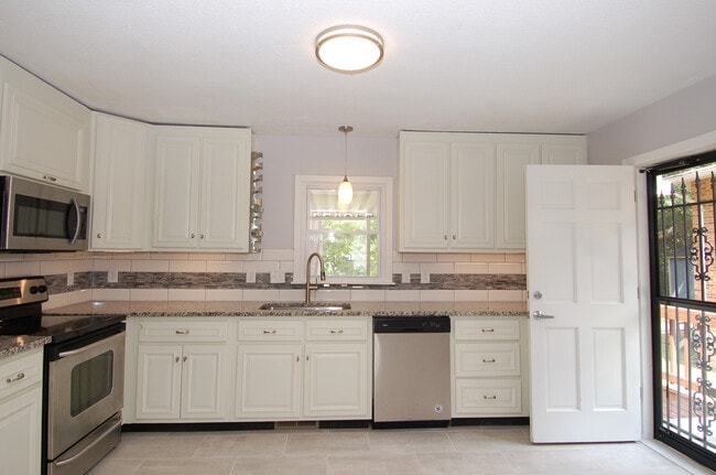 Photo - 2210 Dallas St House