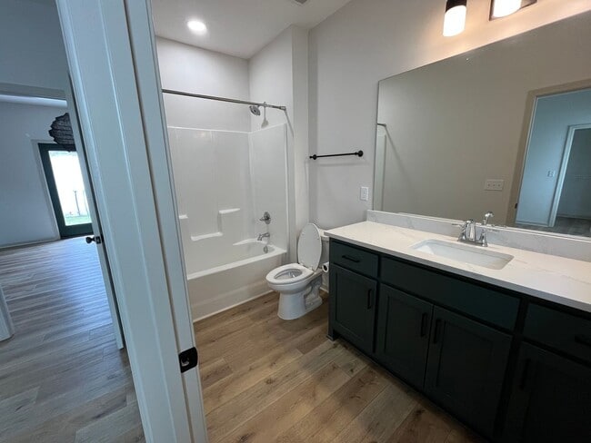 Foto del edificio - NEWLY CONSTRUCTED - Single-Family House fo...