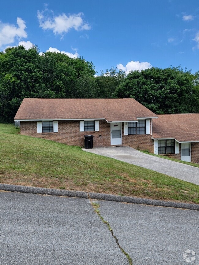 River Cove Apartments for Rent with Parking Harrison, TN 1 Rentals