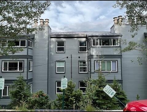 Foto del edificio - 9366 Fall River Rd