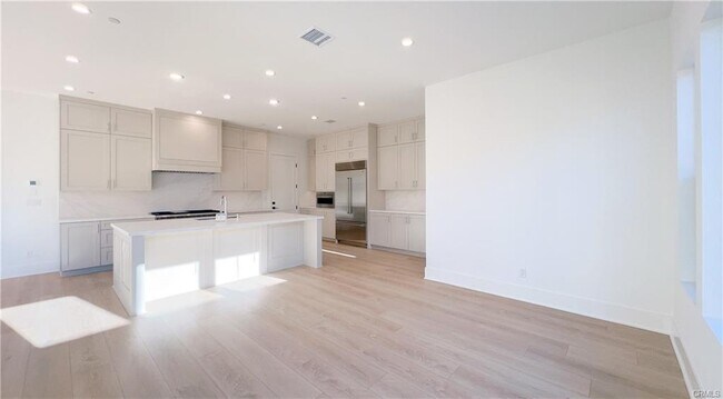 Building Photo - 313 Brimwood