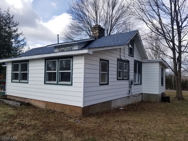 Building Photo - 1351 Macopin Rd