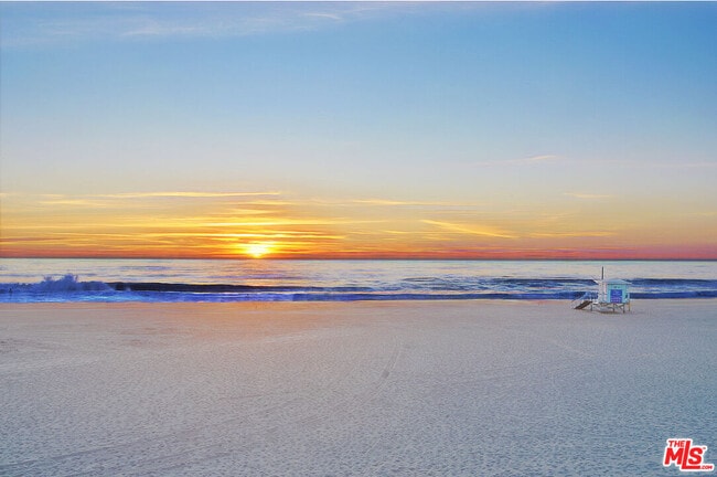 Foto del edificio - 100 Monterey Blvd