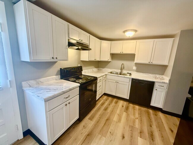 Foto del edificio - 4944 Fairway Ct