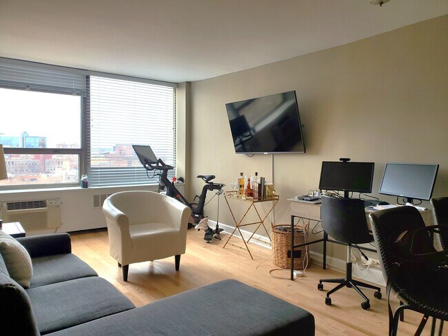 Foto del edificio - 1355 N Sandburg Ter