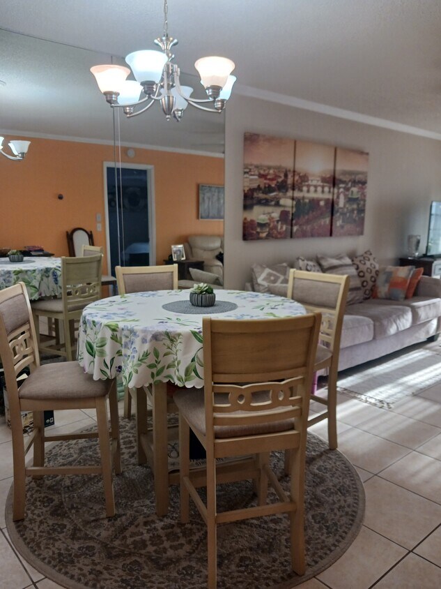 Foto principal - 2624 Woodgate Ln