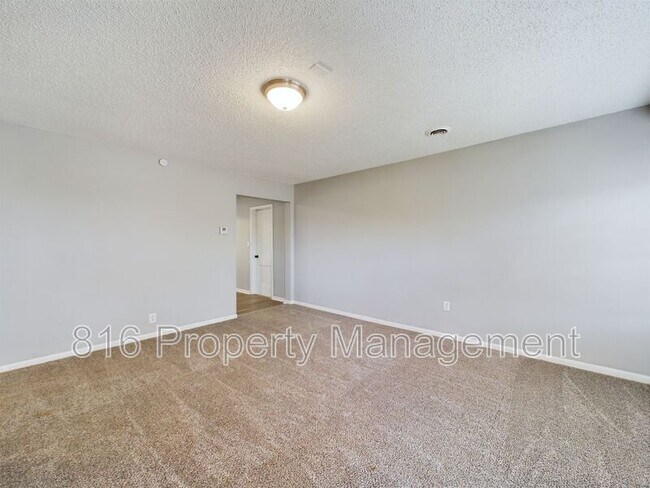 Foto del edificio - 7403 E 56th Terrace