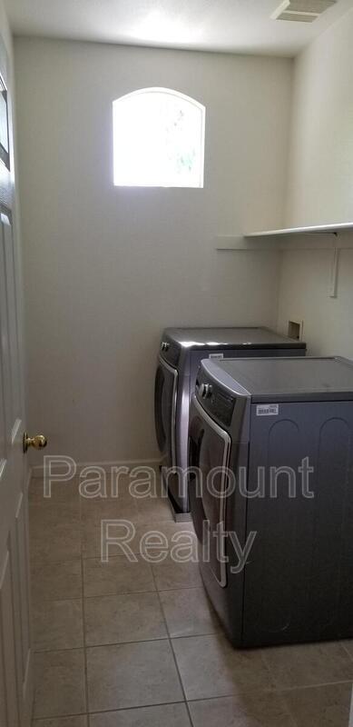 Building Photo - 4192 Glenwood Terrace