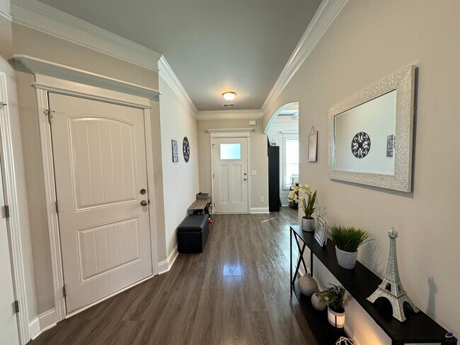 Foto del edificio - 225 Oakley Ct