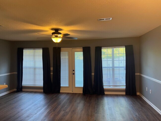 Foto del edificio - 117 N Spring View Dr